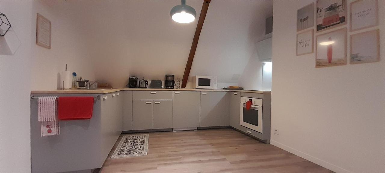 Appartement Dans Maison De 1789 Au Centre De Vitre Exteriör bild