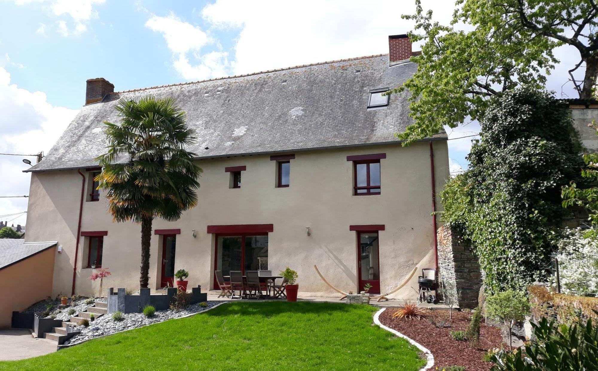 Appartement Dans Maison De 1789 Au Centre De Vitre Exteriör bild